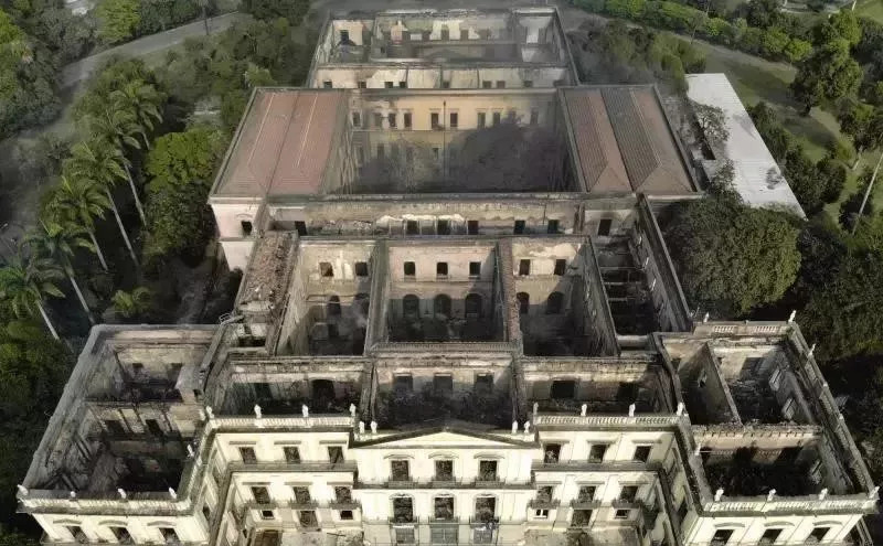 一场偶然大火烧毁了巴西国家博物馆